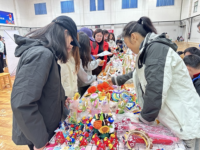 财校展销会1.jpg