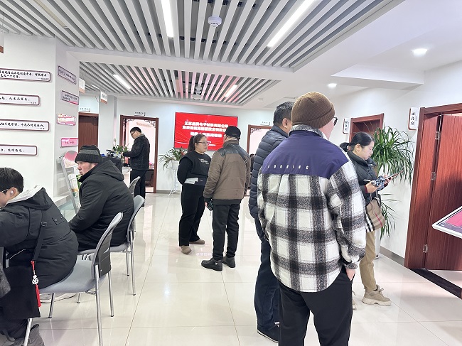 招聘会2.jpg